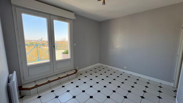 Appartement T5 avec terrasse et garage