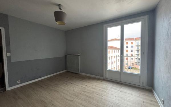 Appartement à vendre    1 pièce • 25,13 m2 Bourg-de-Péage