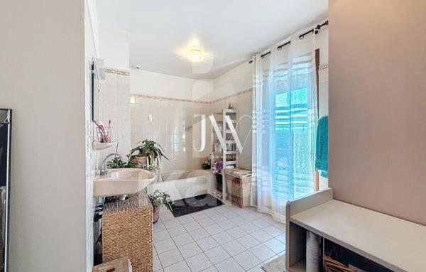 Appartement 3 pièces   80 m2 avec terrasse et garage