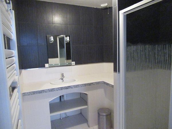 11100 NARBONNE SECTEUR HALLES: SPACIEUX APPARTEMENT T2
