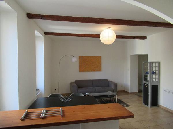 11100 NARBONNE SECTEUR HALLES: SPACIEUX APPARTEMENT T2