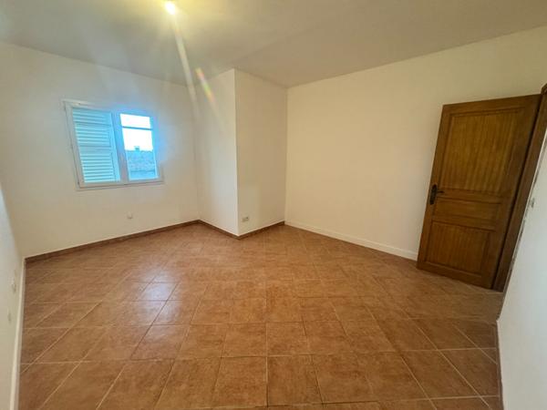 À louer : Appartement spacieux de 4 pièces à Borgo !