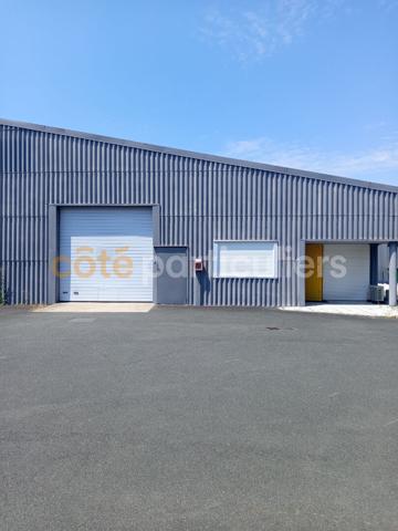 Location
                Entrepôt / Local industriel400 m² - CHOLET (49300)