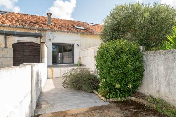 Maison à vendre |  Semussac |  2 pièces | 73 m²