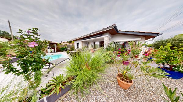 Villeneuve-de-Marsan ? Maison de plain-pied rénovée avec piscine et jacuzzi