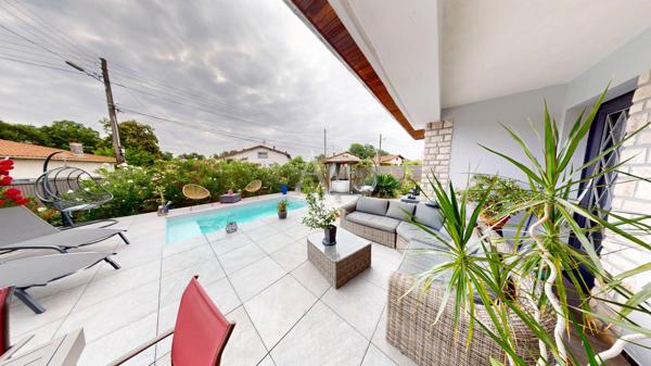 Villeneuve-de-Marsan ? Maison de plain-pied rénovée avec piscine et jacuzzi
