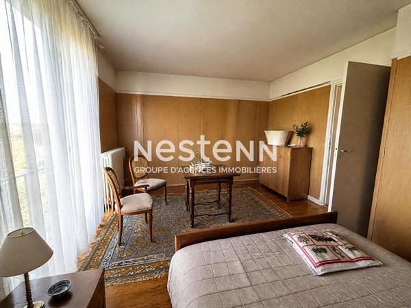NESTENN IGNY  Maison familiale 7 pièces de 172m² sur 1061 m² de terrain à deux pas de place de la Ferme, de ces commerces, écoles, bus et ligne V et des axes routiers Proche du Plateau de Saclay et du pôle de Vélizy.