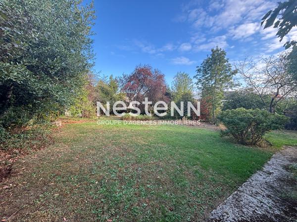 NESTENN IGNY  Maison familiale 7 pièces de 172m² sur 1061 m² de terrain à deux pas de place de la Ferme, de ces commerces, écoles, bus et ligne V et des axes routiers Proche du Plateau de Saclay et du pôle de Vélizy.