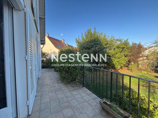 NESTENN IGNY  Maison familiale 7 pièces de 172m² sur 1061 m² de terrain à deux pas de place de la Ferme, de ces commerces, écoles, bus et ligne V et des axes routiers Proche du Plateau de Saclay et du pôle de Vélizy.