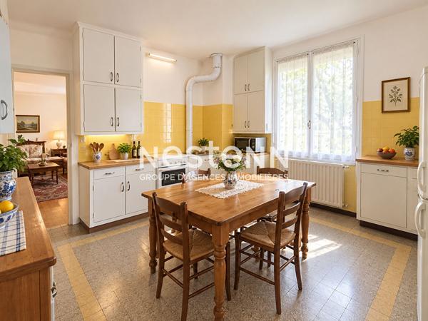 NESTENN IGNY  Maison familiale 7 pièces de 172m² sur 1061 m² de terrain à deux pas de place de la Ferme, de ces commerces, écoles, bus et ligne V et des axes routiers Proche du Plateau de Saclay et du pôle de Vélizy.