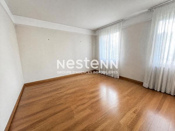 NESTENN IGNY  Maison familiale 7 pièces de 172m² sur 1061 m² de terrain à deux pas de place de la Ferme, de ces commerces, écoles, bus et ligne V et des axes routiers Proche du Plateau de Saclay et du pôle de Vélizy.