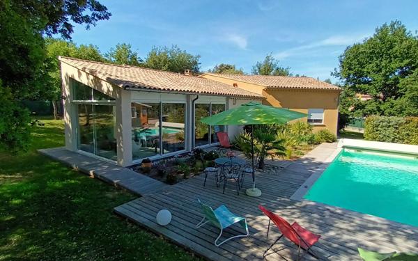 Maison à vendre    4 pièces • 147 m2 Mollans-sur-Ouvèze