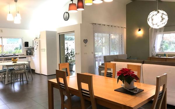 Maison à vendre    4 pièces • 147 m2 Mollans-sur-Ouvèze