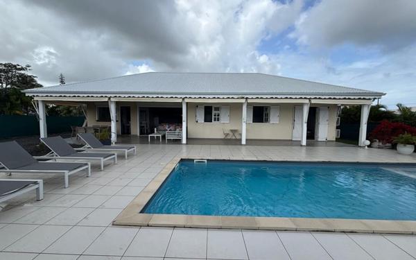 Maison à louer    4 pièces •  Saint-François