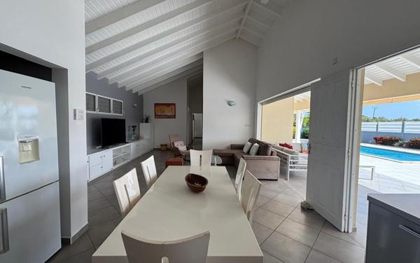 Maison à louer    4 pièces •  Saint-François