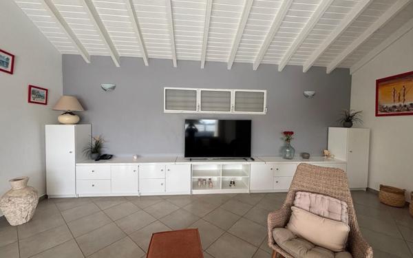 Maison à louer    4 pièces •  Saint-François