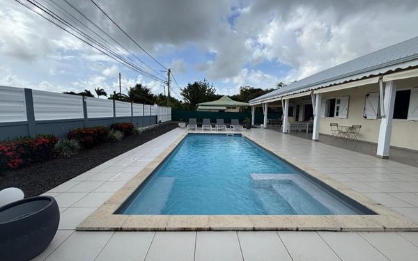 Maison à louer    4 pièces •  Saint-François