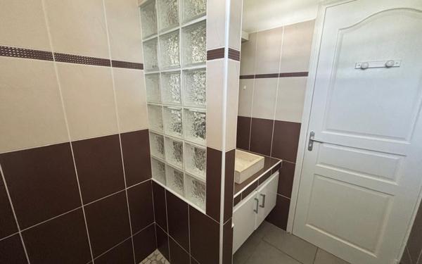 Maison à louer    4 pièces •  Saint-François