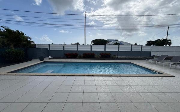 Maison à louer    4 pièces •  Saint-François