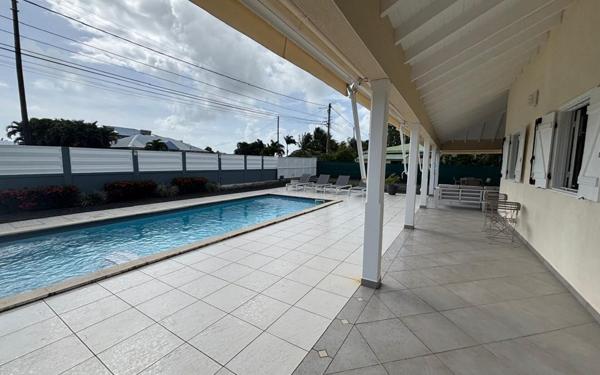 Maison à louer    4 pièces •  Saint-François