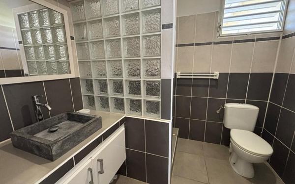 Maison à louer    4 pièces •  Saint-François