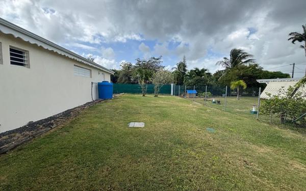 Maison à louer    4 pièces •  Saint-François