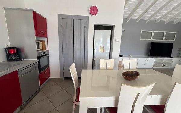 Maison à louer    4 pièces •  Saint-François