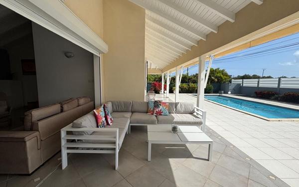 Maison à louer    4 pièces •  Saint-François