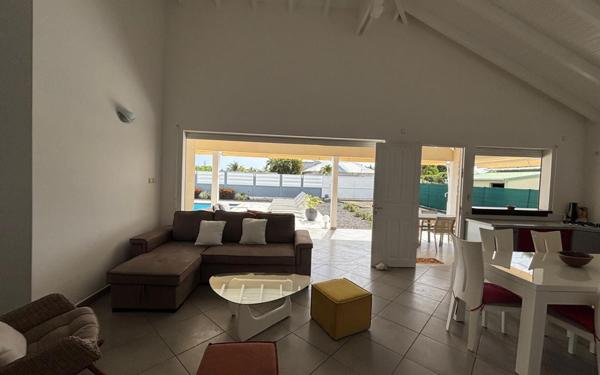 Maison à louer    4 pièces •  Saint-François