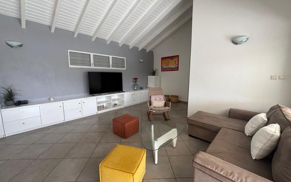 Maison à louer    4 pièces •  Saint-François