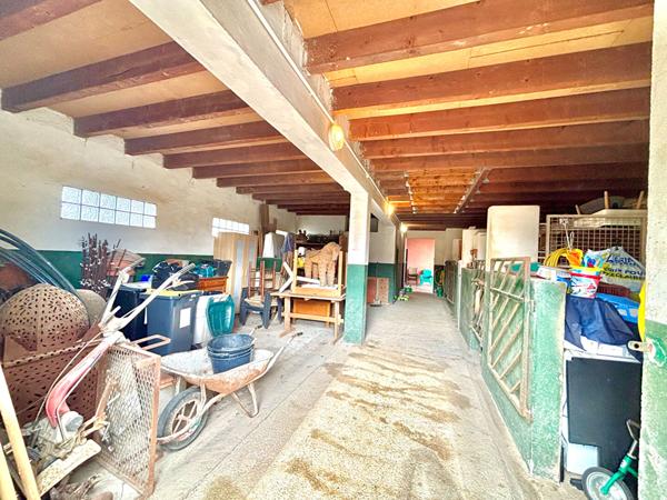 BOUZIGUES, Maison avec écurie et vue étang de Thau