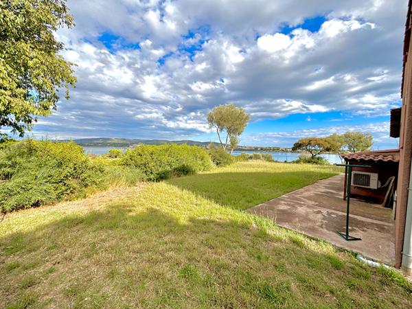 BOUZIGUES, Maison avec écurie et vue étang de Thau