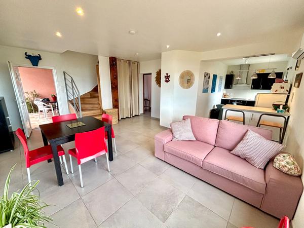 BOUZIGUES, Maison avec écurie et vue étang de Thau