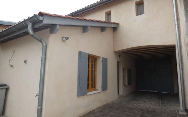 Maison à louer    3 pièces •  Saint-Genis-Laval