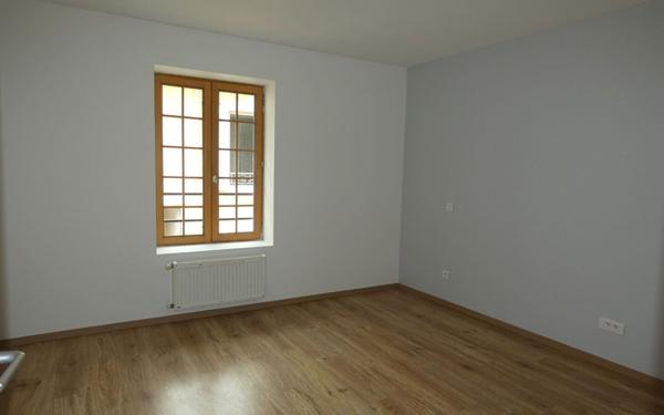 Maison à louer    3 pièces •  Saint-Genis-Laval