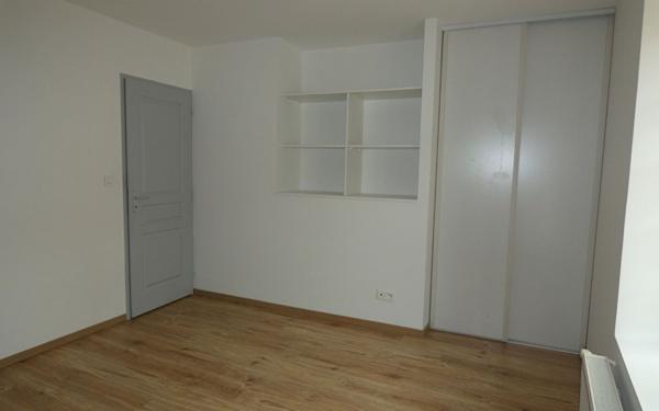 Maison à louer    3 pièces •  Saint-Genis-Laval