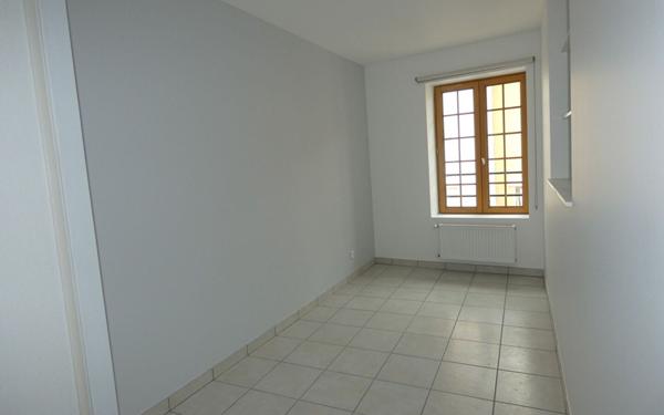 Maison à louer    3 pièces •  Saint-Genis-Laval