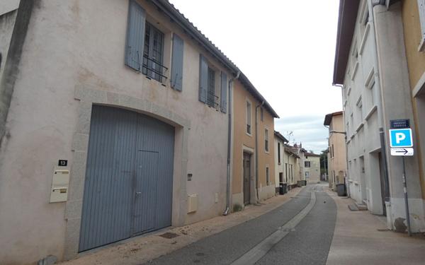 Maison à louer    3 pièces •  Saint-Genis-Laval