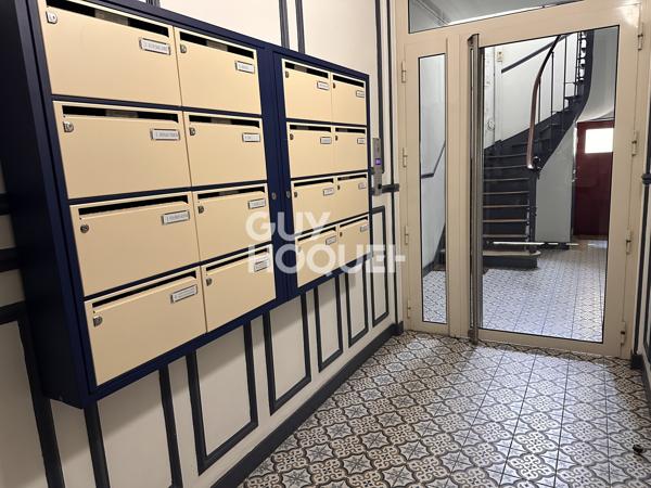 Appartement à vendre de 3 pièces de 55.8 m² Métro Anatole France