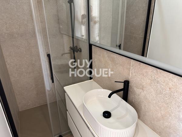 Appartement à vendre de 3 pièces de 55.8 m² Métro Anatole France