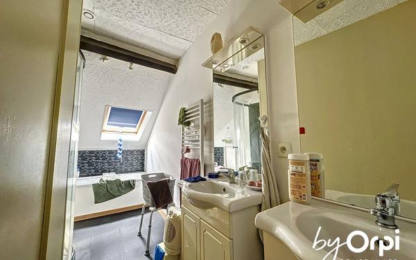 Maison à vendre    5 pièces • 81,69 m2 Commentry