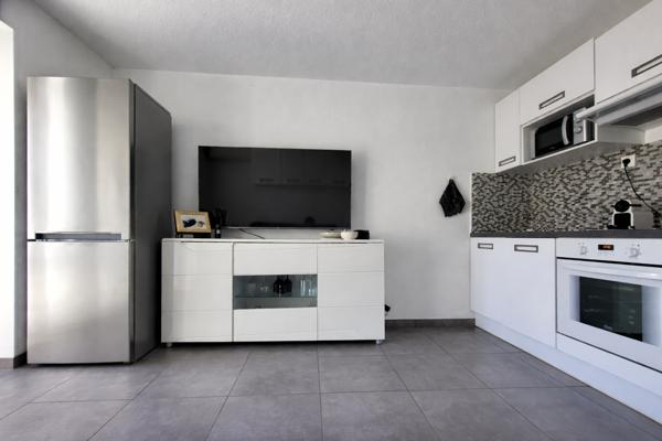 Sausset-les-Pins (13960) PROXIMITE MER STUDIO CONTEMPORAIN 24M2 EN REZ DE JARDIN AVEC PARKING