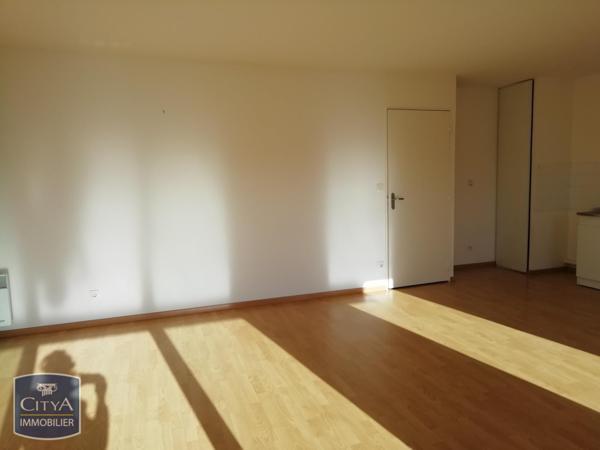 Appartement à louer 3 pièces 63.7m² Avrillé (49240)