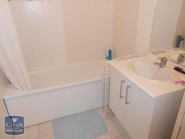 Appartement à louer 3 pièces 63.7m² Avrillé (49240)