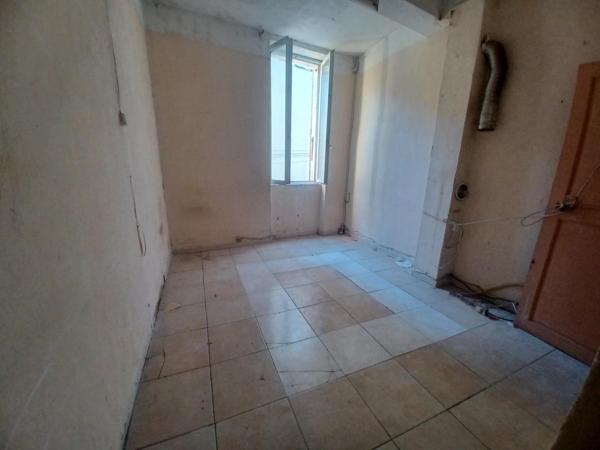 Une maison de ville  3 chambres