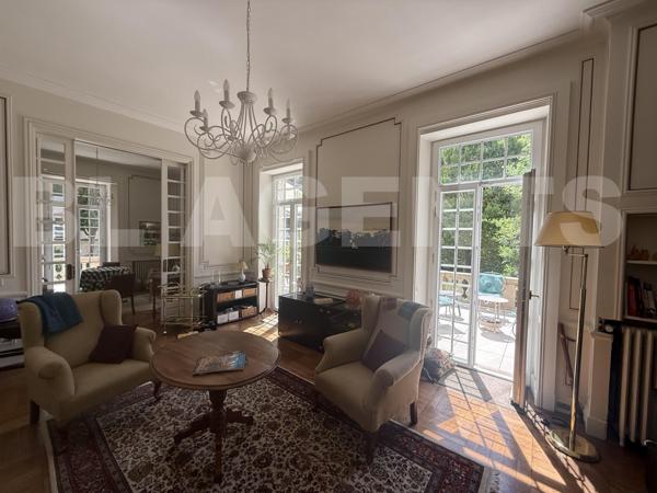 MAZAMET MAISON DE MAITRE RENOVEE AVEC JARDIN