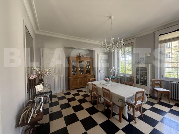 MAZAMET MAISON DE MAITRE RENOVEE AVEC JARDIN