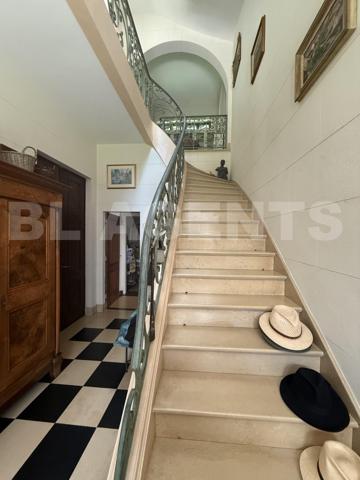 MAZAMET MAISON DE MAITRE RENOVEE AVEC JARDIN