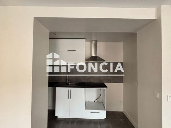 Location Appartement 2 pièces 47.71 m² - 12 RUE MAURICE THOREZ Nanterre 92000