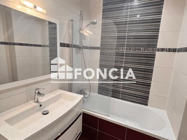 Location Appartement 2 pièces 47.71 m² - 12 RUE MAURICE THOREZ Nanterre 92000